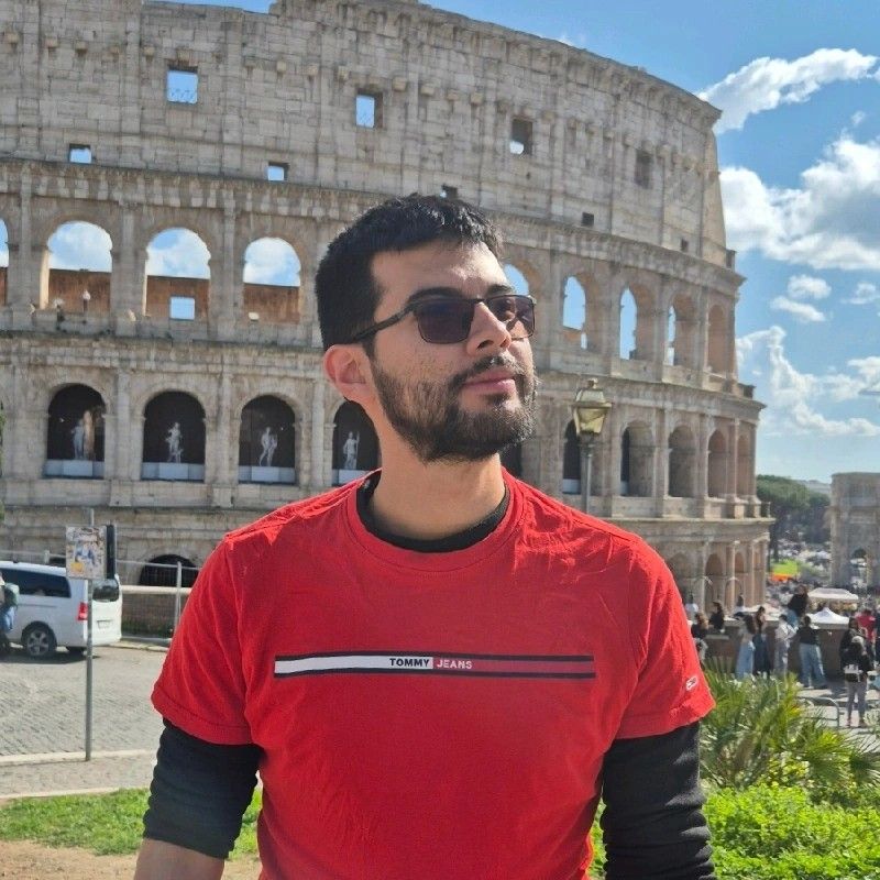 Picture of Sebastian Luna